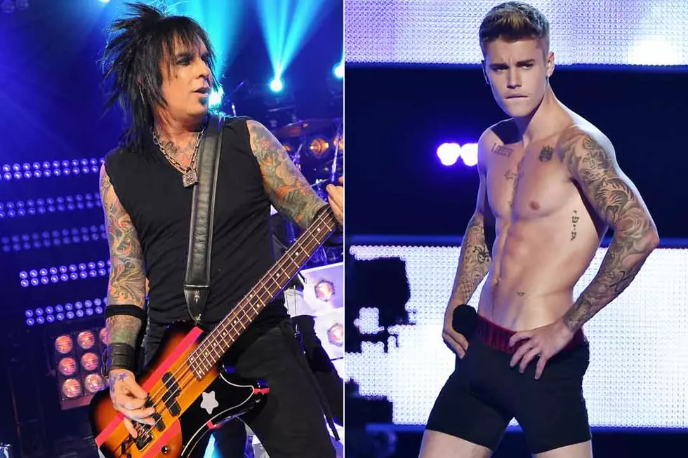 Nikki Sixx Answers Justin Bieber Question With Two Middle Fingers