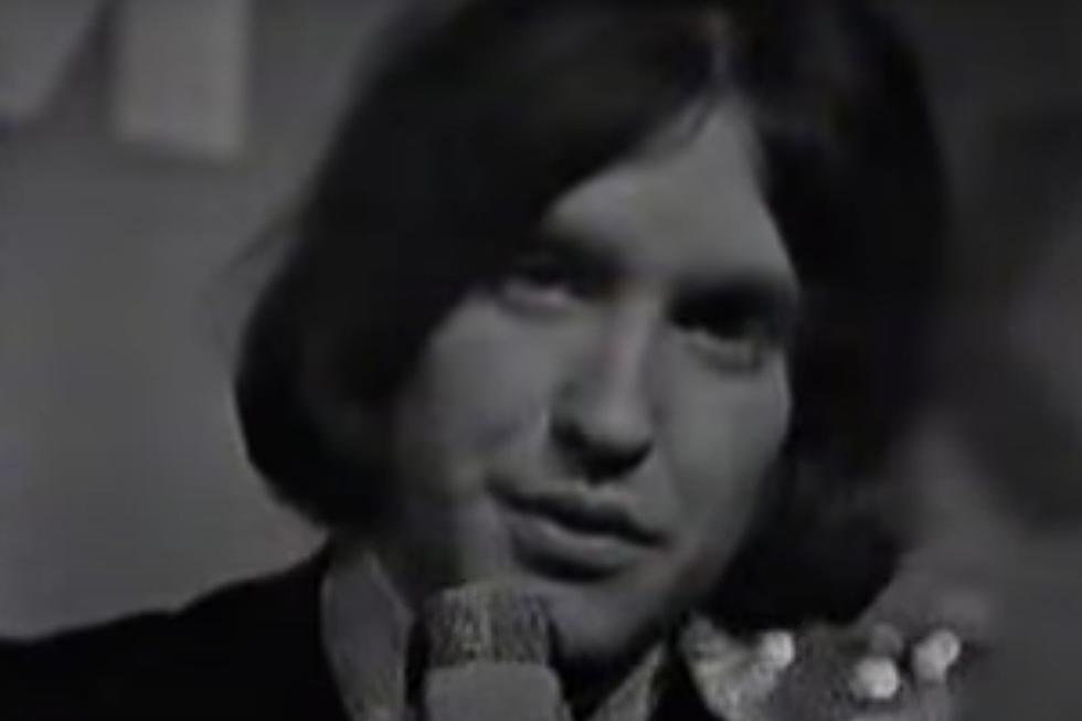 Why the Kinks’ Dave Davies Was Knocked Out by Bandmate Onstage