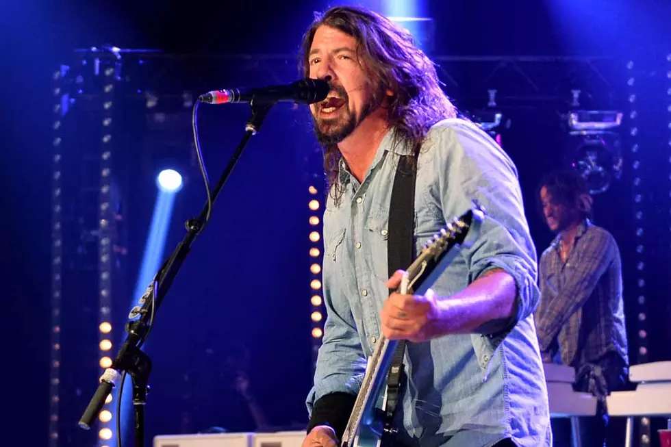 Foo Fighters With Jack Black Tom Sawyer [VIDEO]