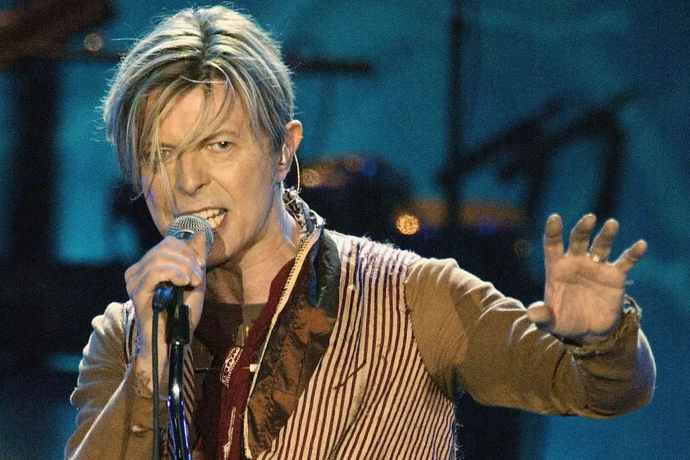 Something Cool Apparently Happens When David Bowie’s ‘Blackstar’ Is Exposed to Sunlight
