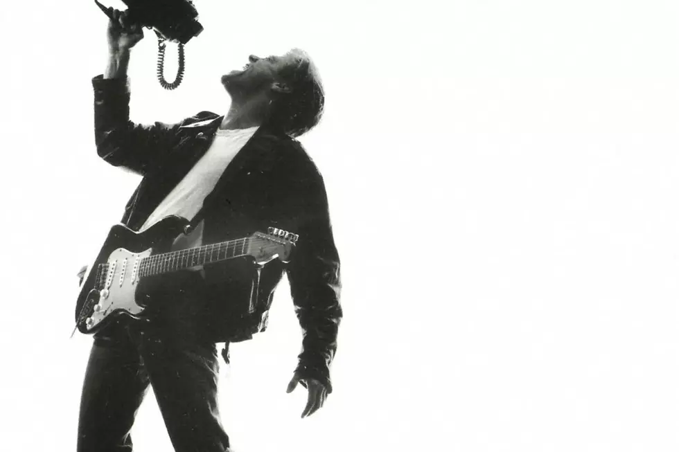 How Bryan Adams Rebounded With ‘Waking Up the Neighbours’