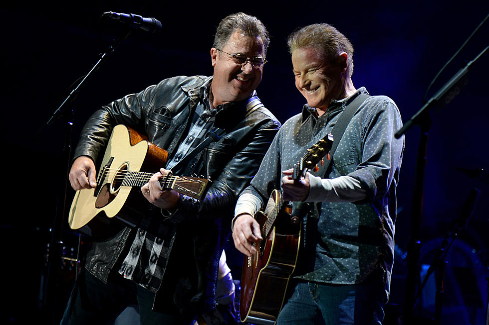 Eagles Pay Tribute to Late Glenn Frey at Detroit Performance