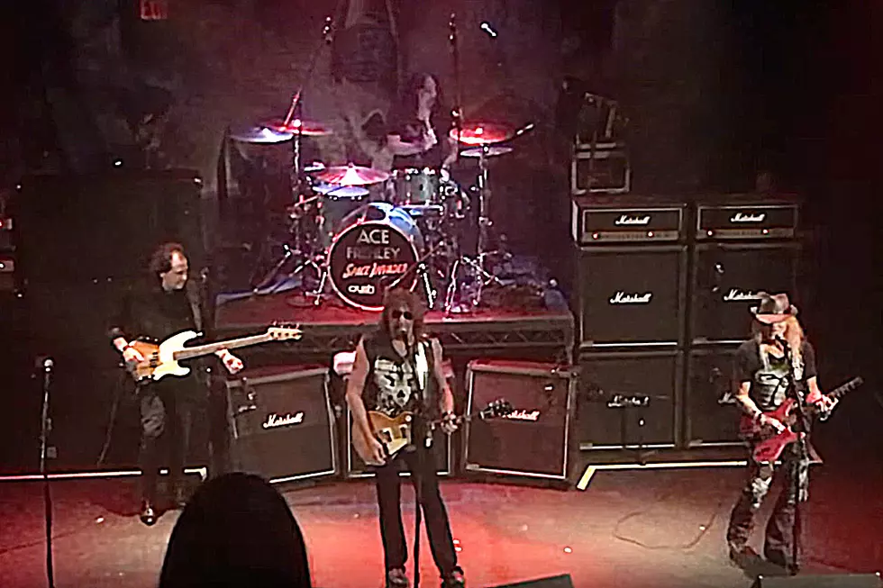 Watch Ace Frehley Reunite with Frehley’s Comet On Stage