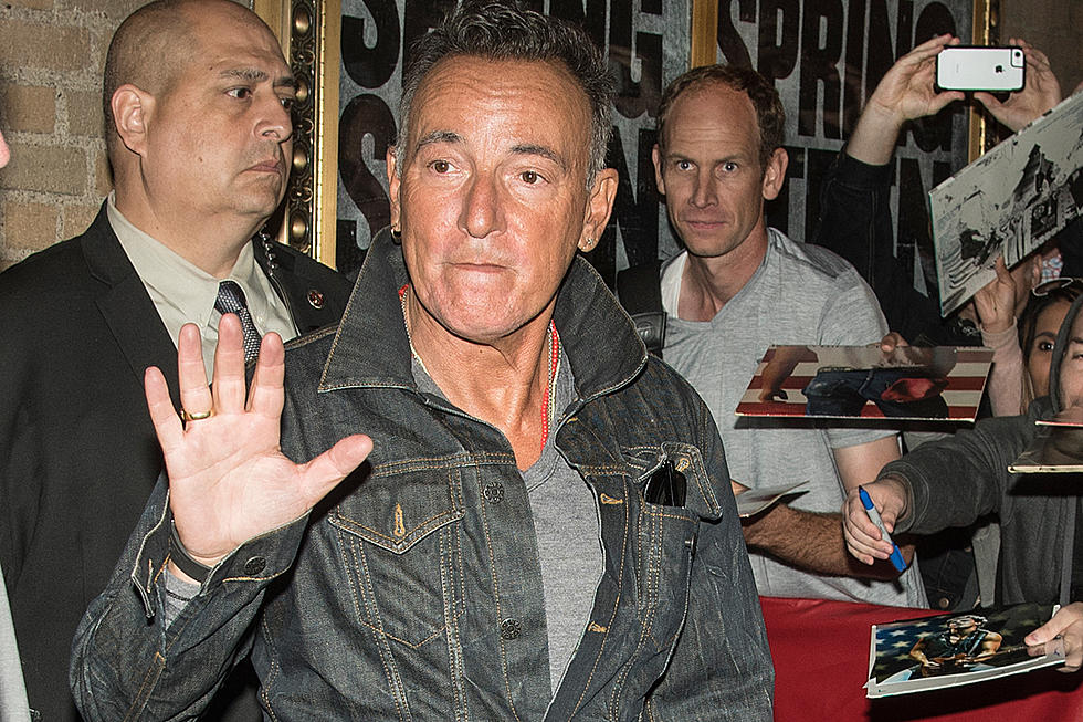 Woman Gives Thousands To Man Claiming To Be Bruce Springsteen