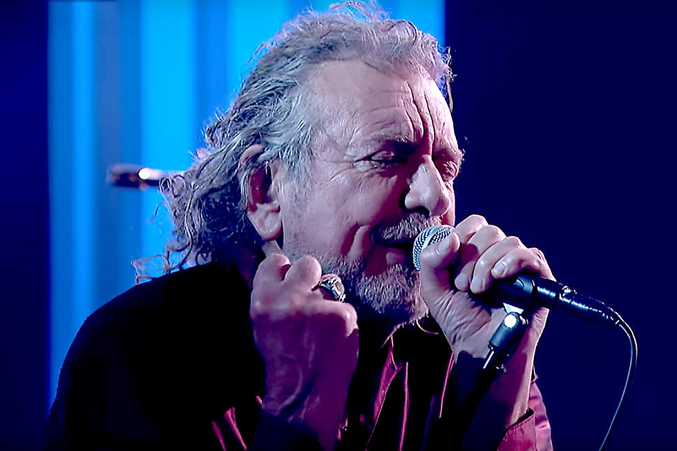 Robert Plant Performs Two New ‘Carry Fire’ Songs on &#8216;Jools Holland&#8217;