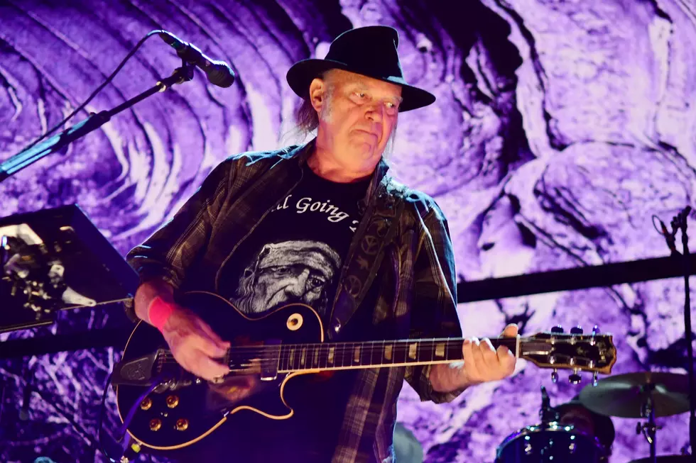 Neil Young Slams Digital Music Industry