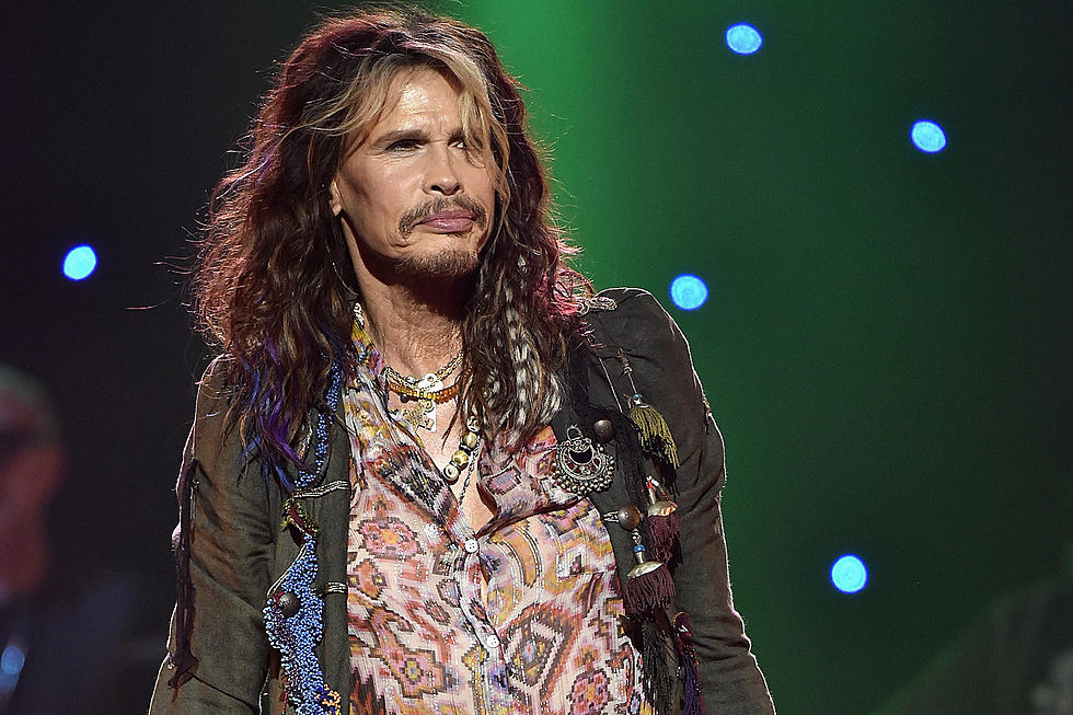 Steven Tyler ‘Walks This Way’ Into New Orleans Bar To Join Band On Stage [Video]