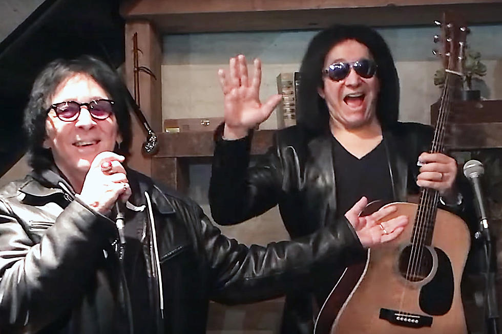 Watch Peter Criss Reunite with Gene Simmons at ‘Vault’ Event