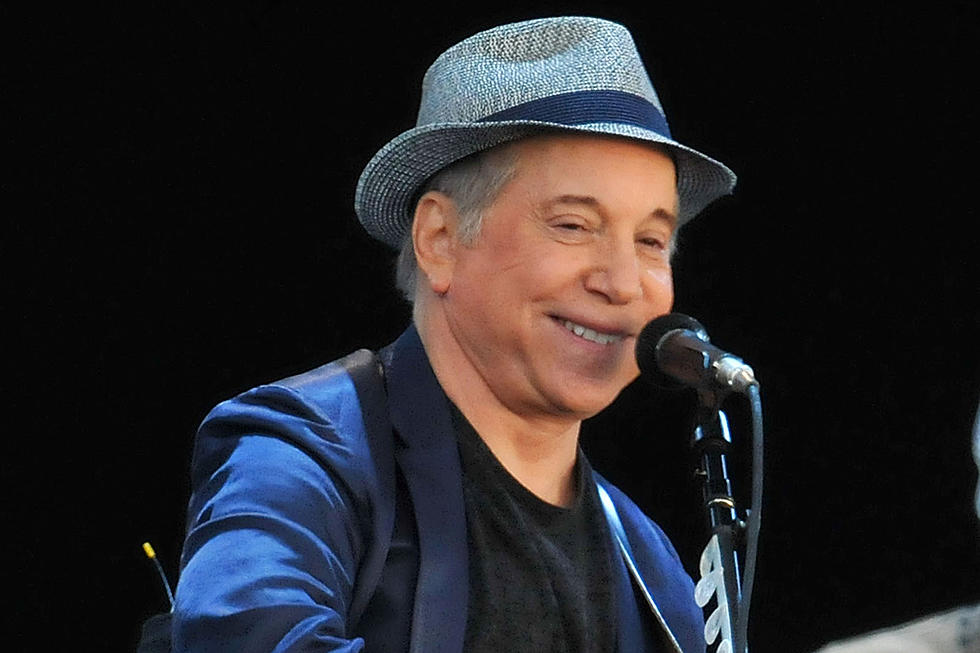 Paul Simon Returns to Old Favorites With New Album ‘In the Blue Light’