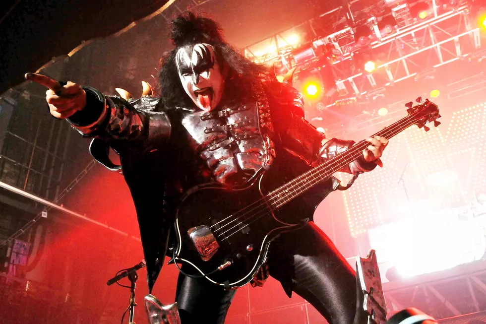 Gene Simmons Touched Me and Spit Blood (Video)