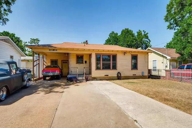 Stevie Ray Vaughan&#8217;s &#8216;Wonderful&#8217; Childhood Home Sells for Less Than $160K