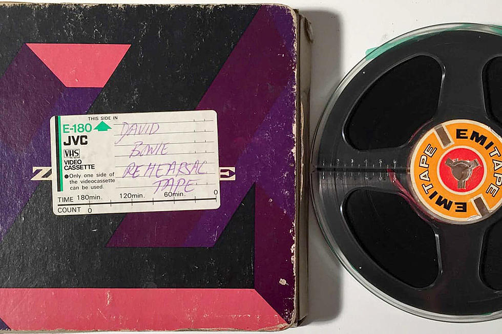 David Bowie’s First ‘Starman’ Demo Up For Auction