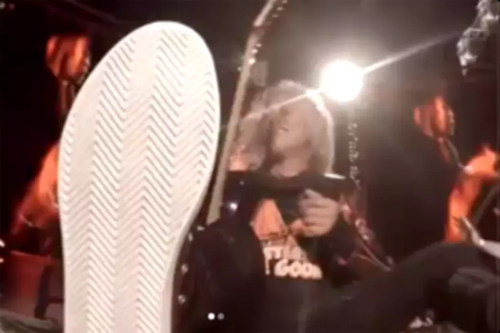 Watch Kirk Hammett Trip on His Wah Pedal