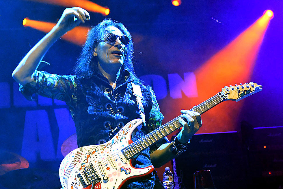 How Steve Vai Practices Without Even Playing Guitar