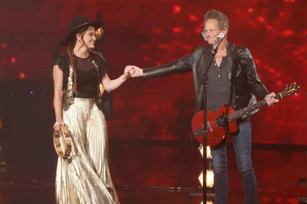 See Lindsey Buckingham Play 'Go Your Own Way' on 'American Idol'