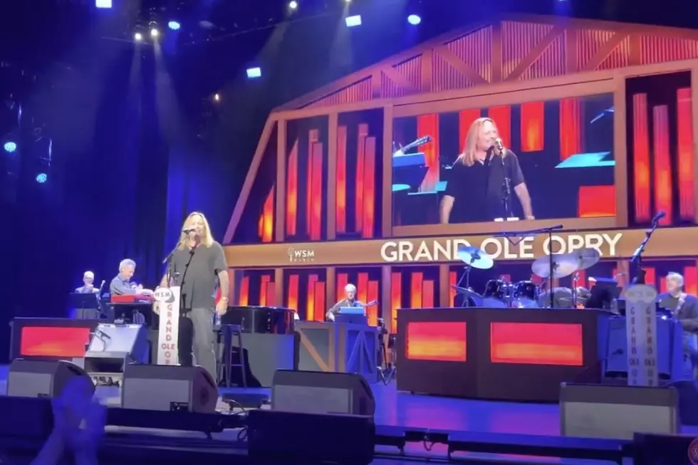 Watch Vince Neil Make His Grand Ole Opry Debut