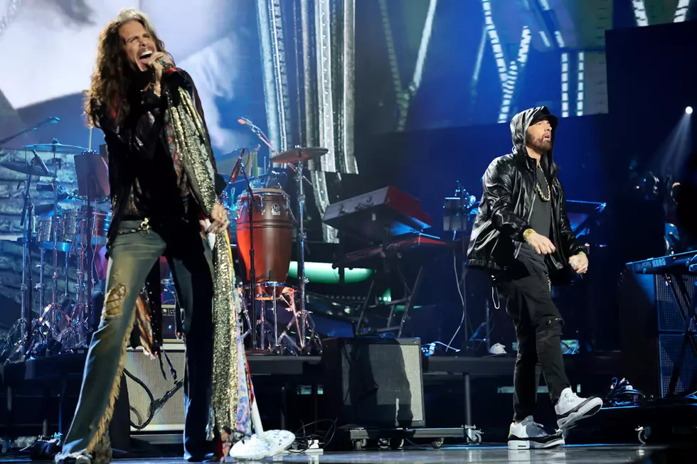 Steven Tyler Joins Eminem Onstage During Rock Hall Induction