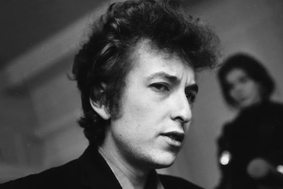 Bob Dylan’s Teenage Love Letters Go to Auction
