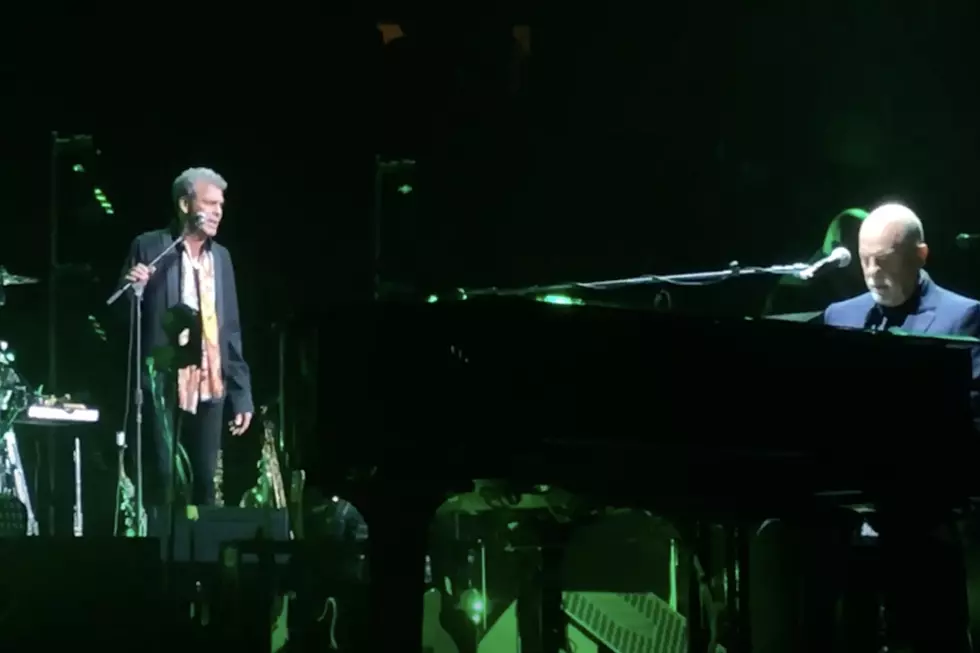 Watch Billy Joel Cover ‘People Get Ready’ in Tribute to Jeff Beck