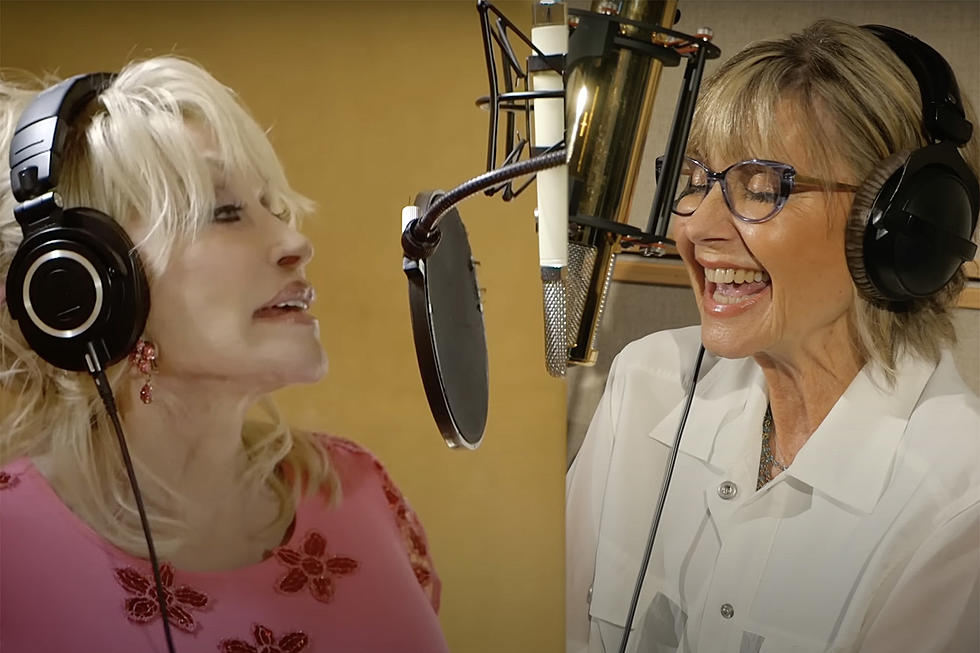 Watch Dolly Parton and Olivia Newton-John Duet on ‘Jolene’