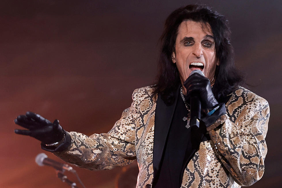 Alice Cooper Believes Gender-Affirming Care Is a ‘Fad’