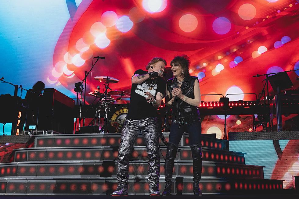 See Chrissie Hynde Join Guns N’ Roses Onstage for ‘Bad Obsession’