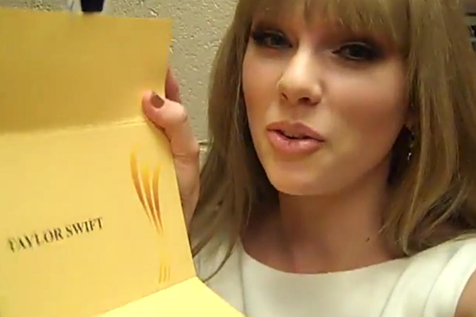 Taylor Swift Thanks Fans for ‘New Favorite Thing’ Backstage at ACM Awards 2012