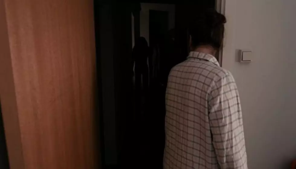 ‘Lights Out’ Short Film Will Make You Never Sleep With The Lights Off Again! [Video]