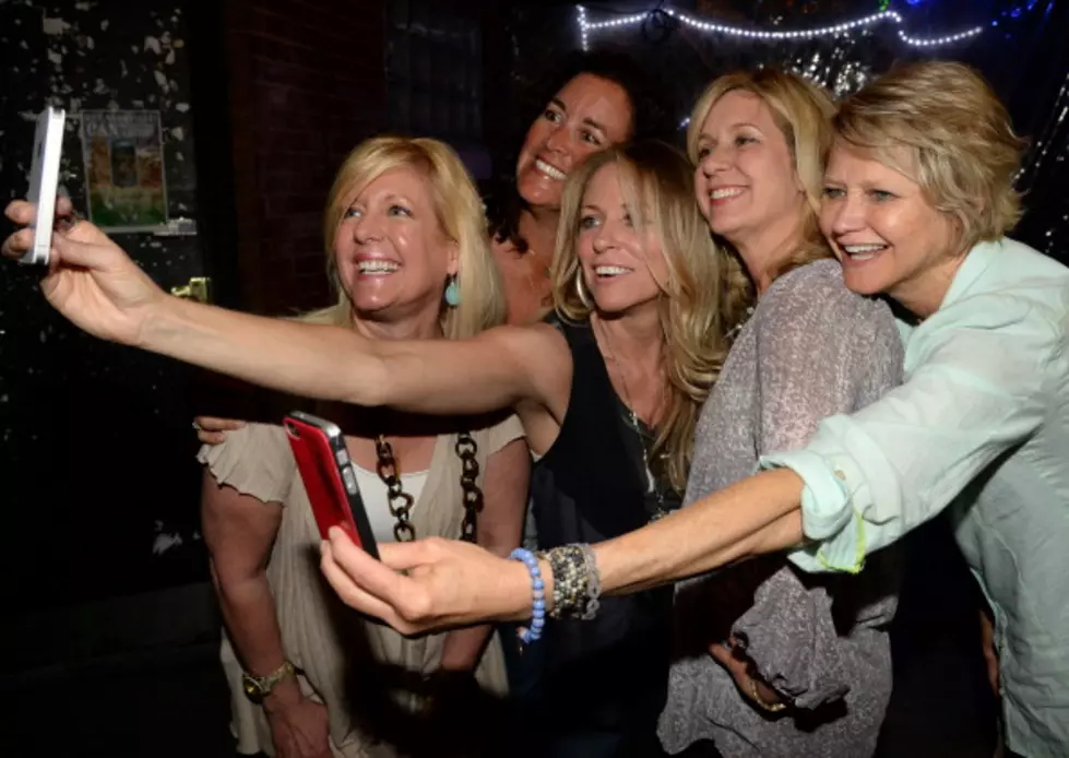 Average Woman Spends 753 Hours of Her Life Taking Selfies