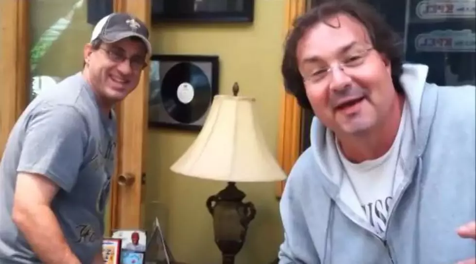 Bruce And Winky Dinky Dawg Capture A Wild Animal In The Dawg&#8217;s Lobby [Video]
