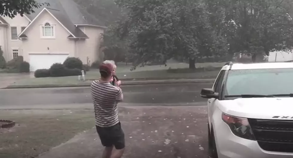 Baby Girl Playing In The Rain With Dad For The First Time Is A Must See [Video]