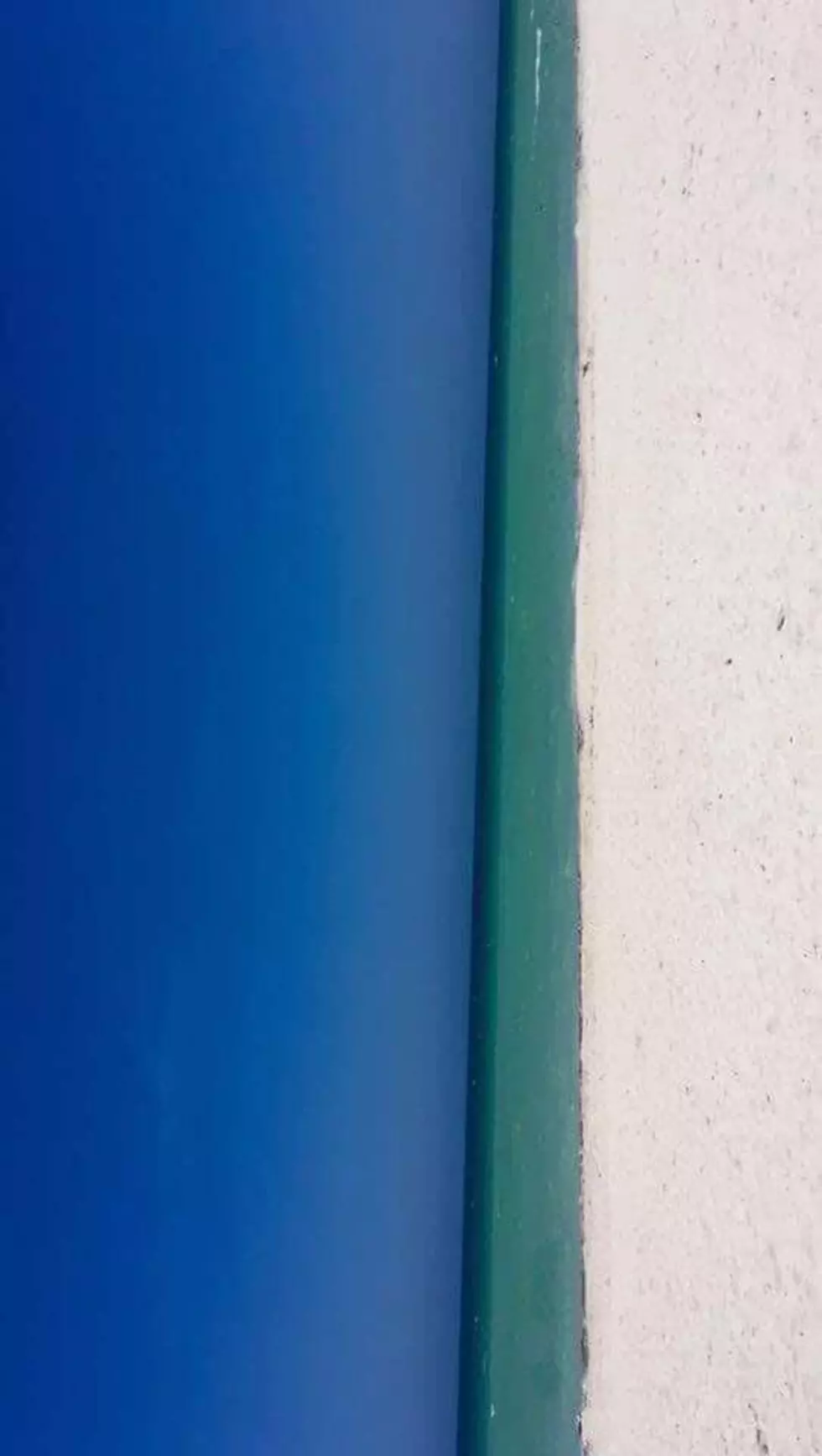 Internet Can’t Decide If This Is a Picture of the Beach or a Door