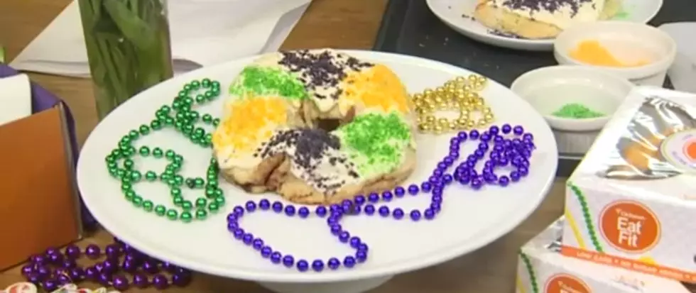 Stay Fit This Mardi Gras With Swerve’s KETO King Cake Recipe [Video]