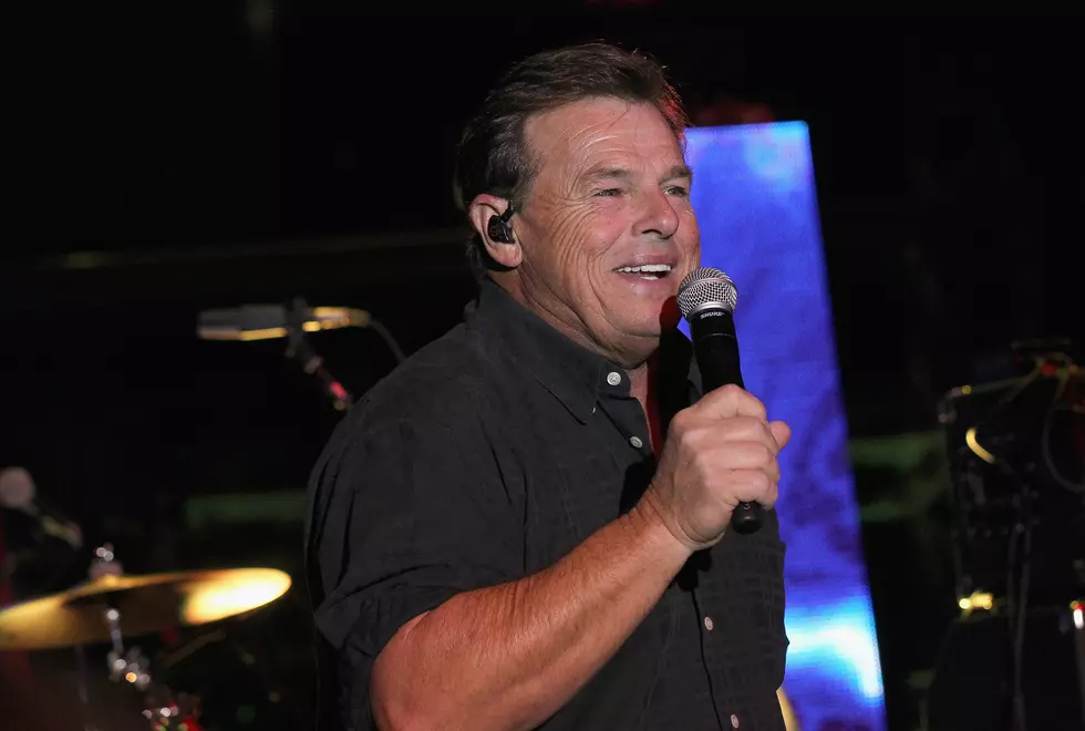 Sammy Kershaw Song Featured in New Applebee’s TV Commercial [Video]