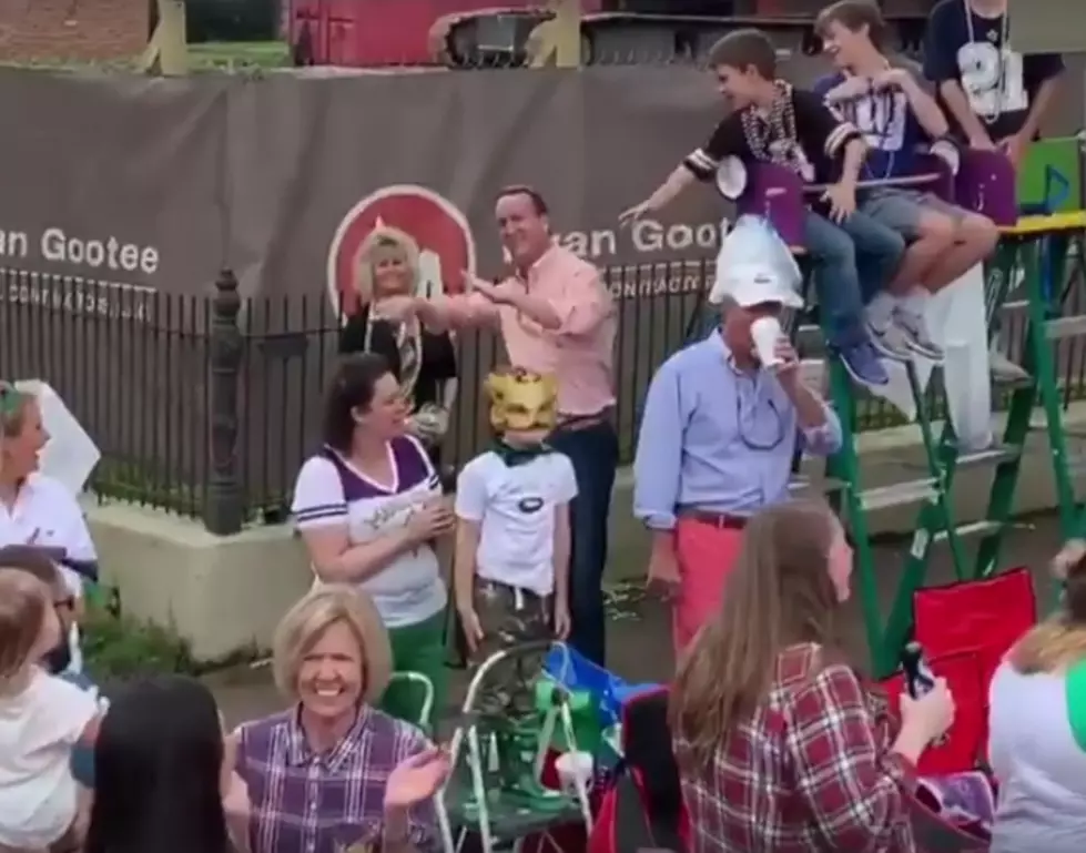 Peyton Manning Catches Football From Mardi Gras Float, Awesomely Throws It Back [Video]