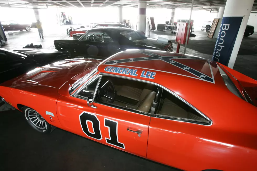 John Schneider Jumps The General Lee During &#8216;Bo&#8217;s Extravaganza&#8217;