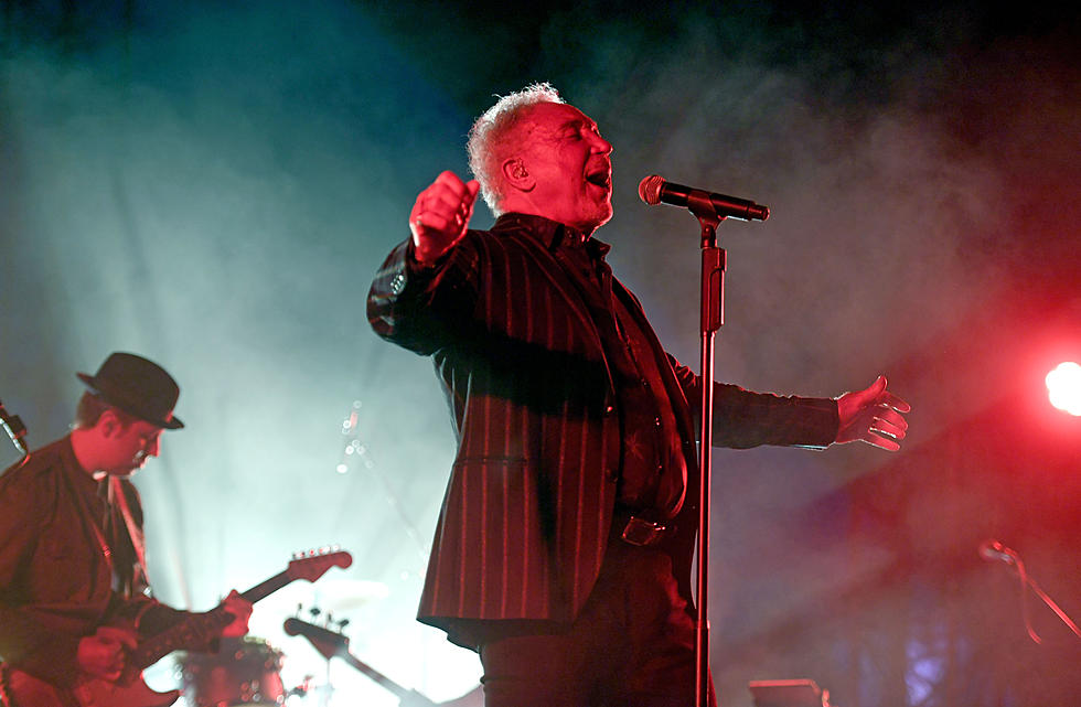 Tom Jones Takes Time Out From Jazz Fest to Visit Jerry Lee Lewis [VIDEO]