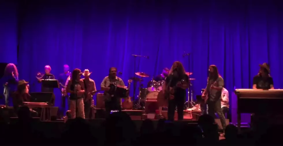 Jo-El Sonnier Joins Jamey Johnson On Stage and It’s Quite Awesome [Watch]