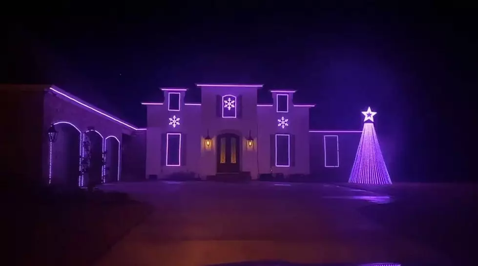 Monroe Family Sets Christmas Lights to ‘Callin’ Baton Rouge’ [Video]