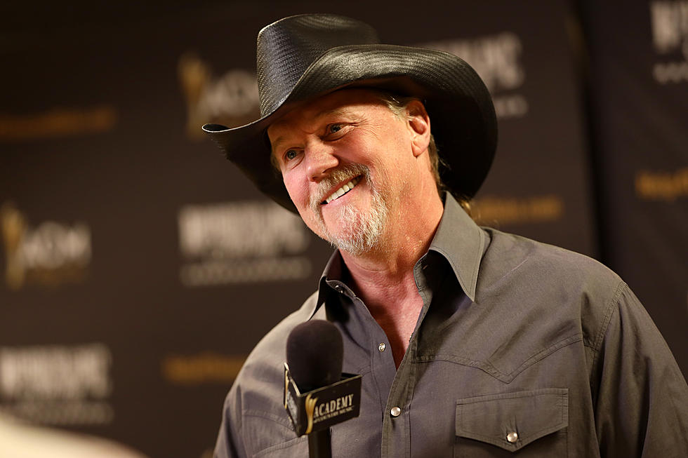 Trace Adkins Playfully Scolds Crowd for Singing &#8216;Sassy Lyric&#8217;