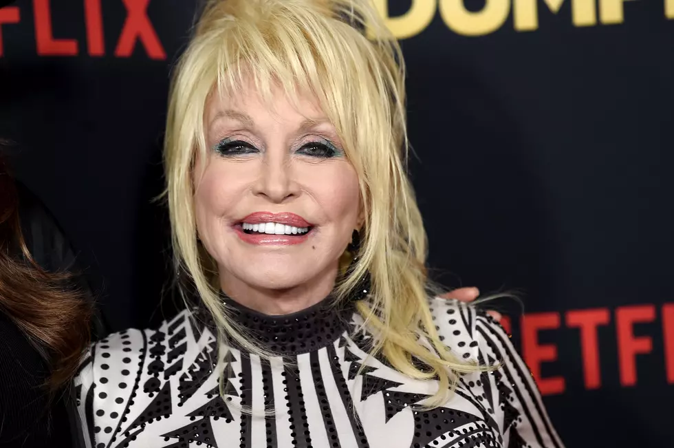 Dolly Parton Sends Memorabilia to ‘Dolly’ Mardi Gras House Float