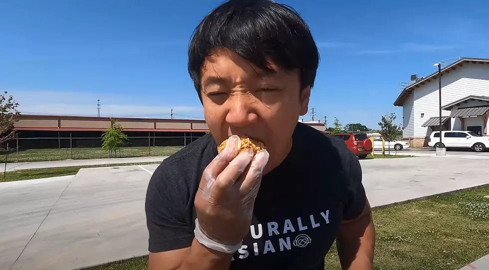 New York Food Critic Tries Boudin, Fried Alligator and More at Lafayette Restaurants [Video]