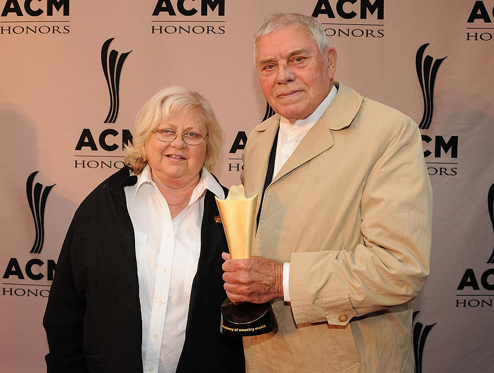 Country Music Hall of Fame Member Tom T. Hall Dies