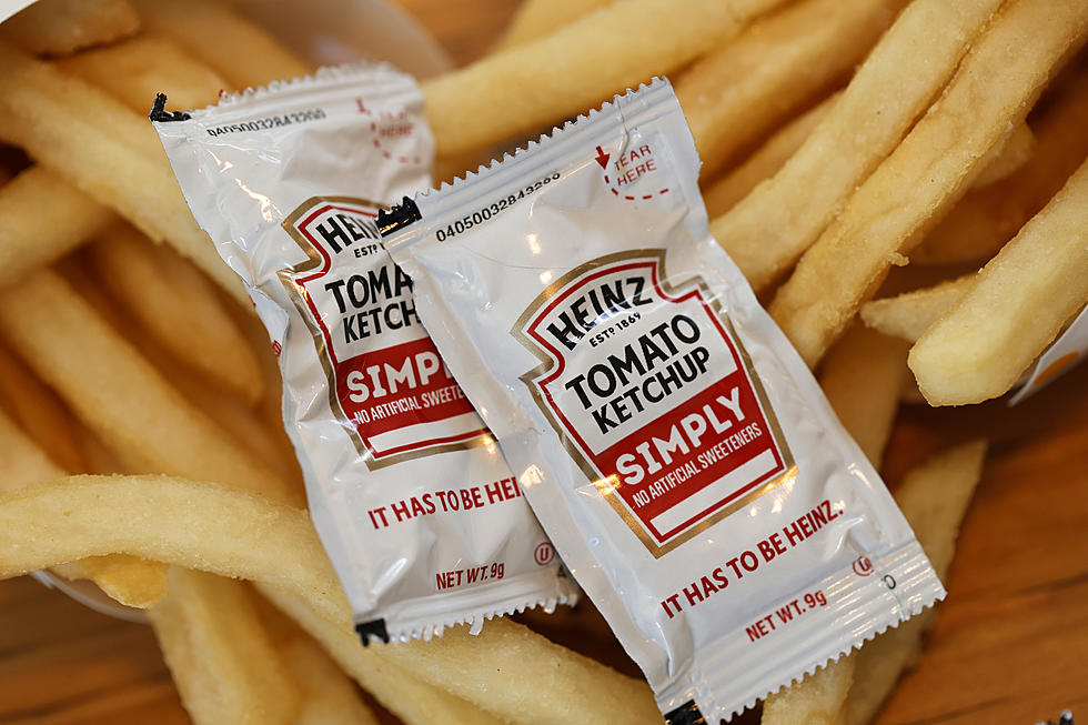 Mom's Mess Free Ketchup Pack Hack is Genius. Really [VIDEO]