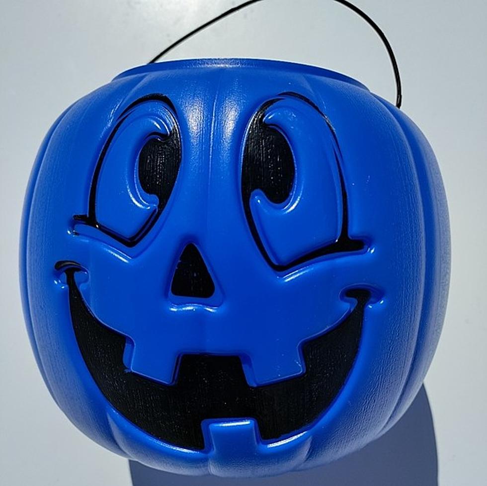 Mom Urging Blue Halloween Buckets to Raise Autism Awareness 