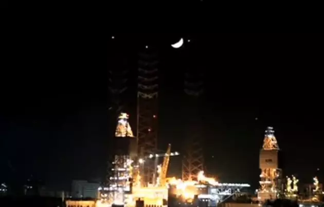 Oil Rig Worker Blows Tik Tok Darkness Challenge Out of the Water