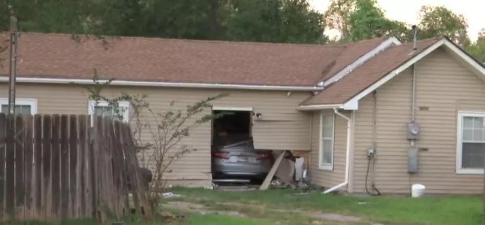 Car Crashes Into Baton Rouge Home After Person in Vehicle Shot