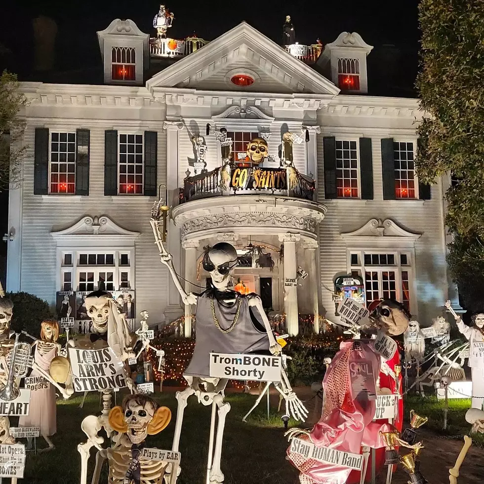 ‘Skeleton House’ in New Orleans Celebrating 20 Years of Funny Bones