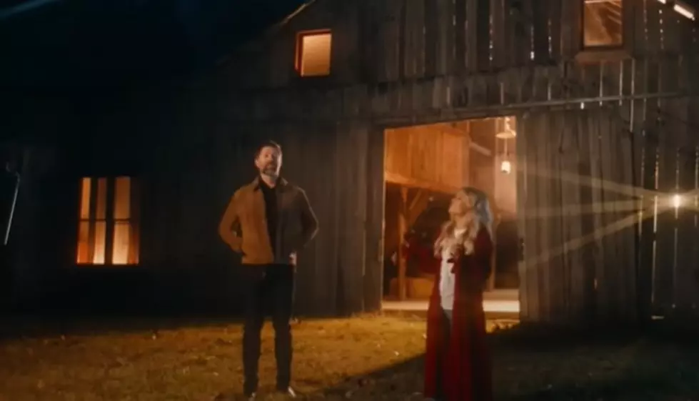 10 New Country Christmas Tunes To Add To This Year’s Playlist