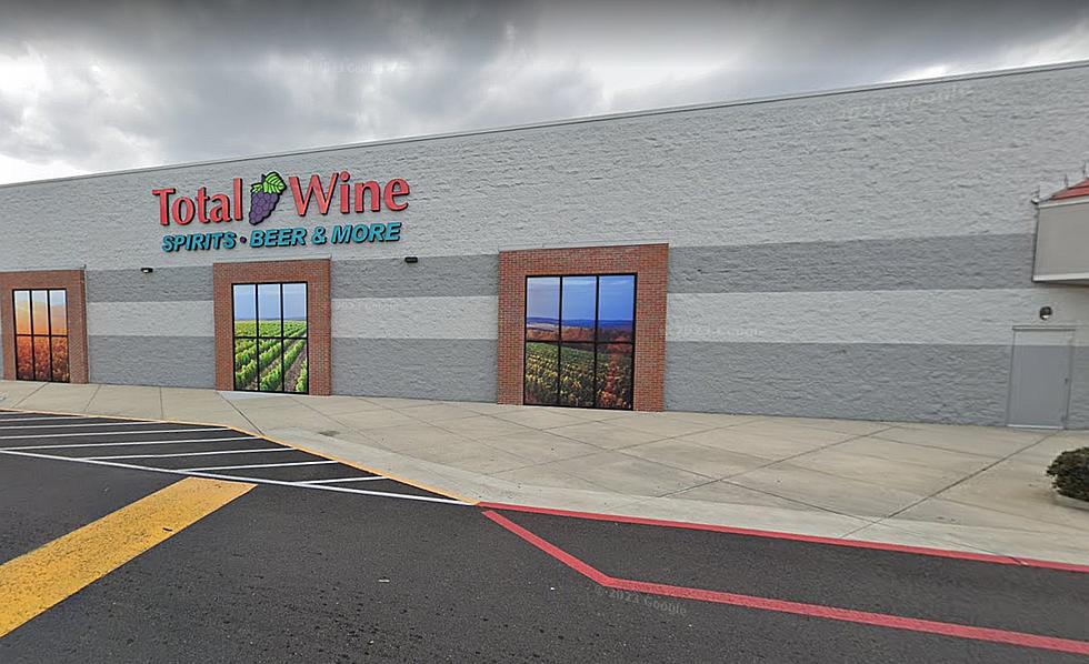Thieves Pepper Spray Total Wine Employees, Steal Shopping Carts of Liquor